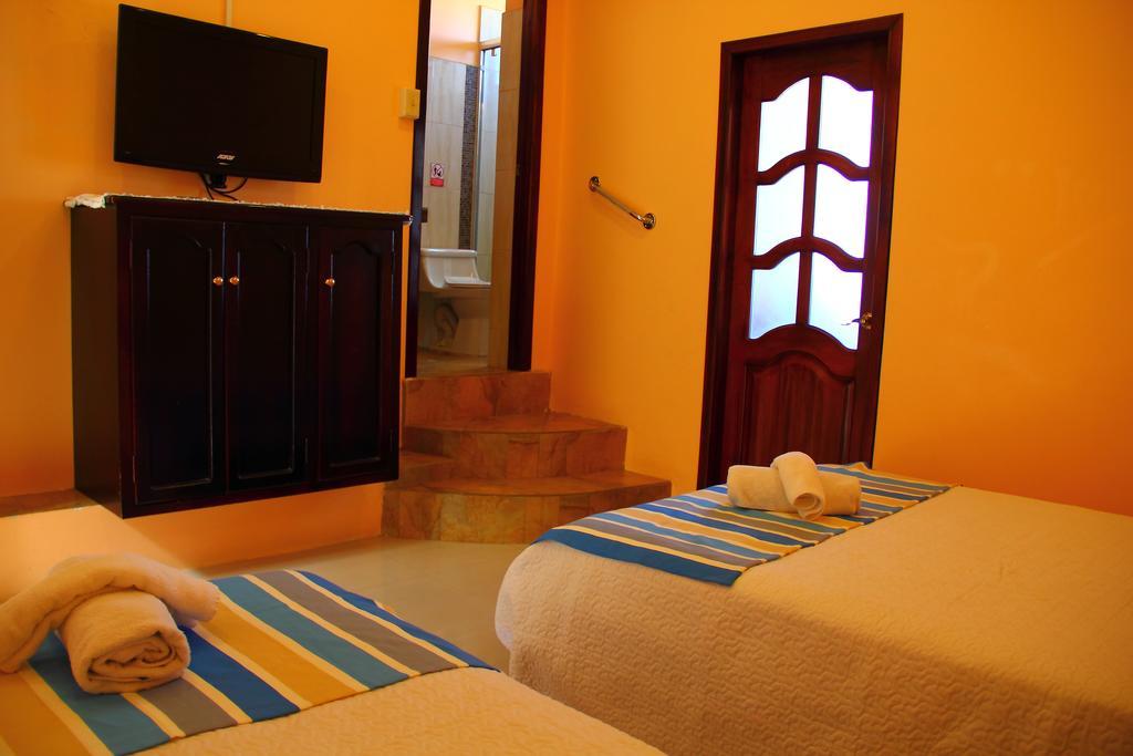 Hostal Duncan Puerto Ayora  Esterno foto