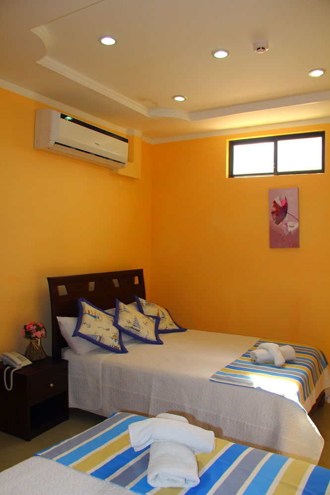 Hostal Duncan Puerto Ayora  Esterno foto